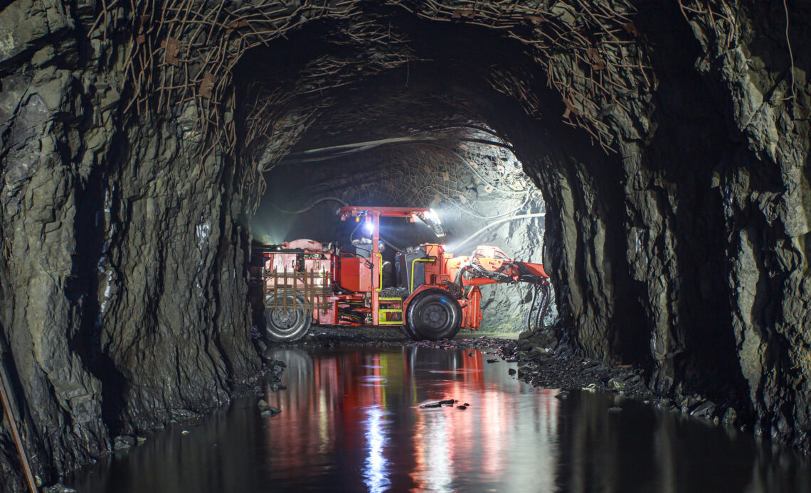 Private LTE and 5G Mining
